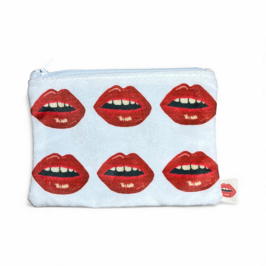 BISOUS BISOUS! pouch